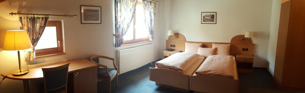 פיליסור Hotel Grischuna מראה חיצוני תמונה