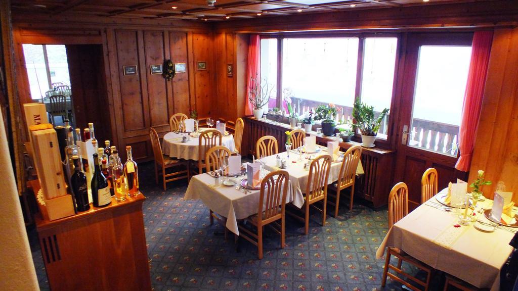 פיליסור Hotel Grischuna מראה חיצוני תמונה