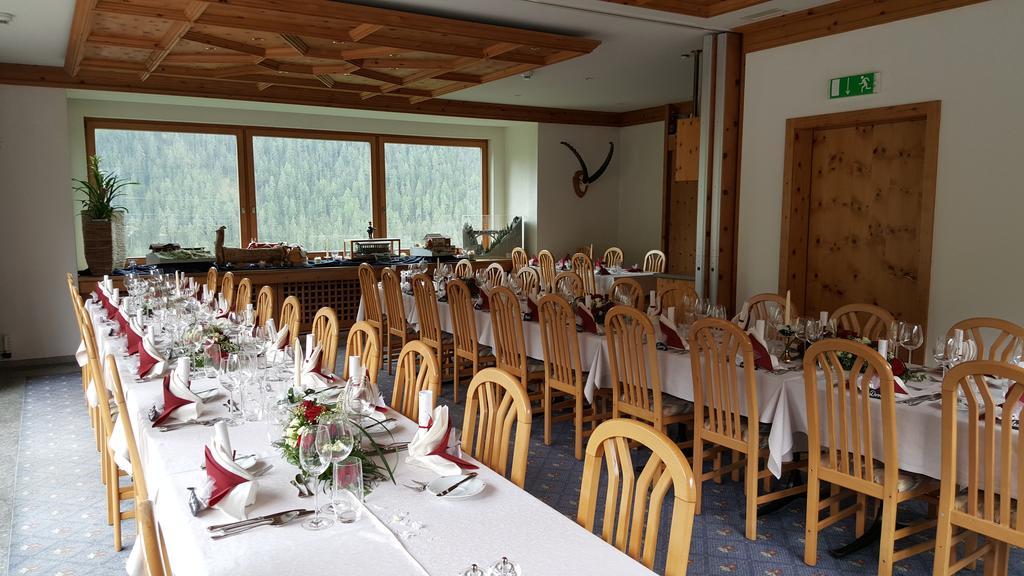 פיליסור Hotel Grischuna מראה חיצוני תמונה