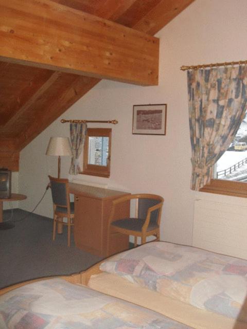 פיליסור Hotel Grischuna מראה חיצוני תמונה