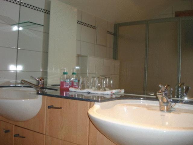 פיליסור Hotel Grischuna מראה חיצוני תמונה